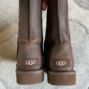 Ugg Classic short wool lined leather boot